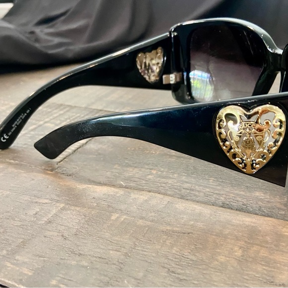 Gucci Sunglasses with case. Y2K. Black. VGC. Black with logo on temple - Picture 3 of 12